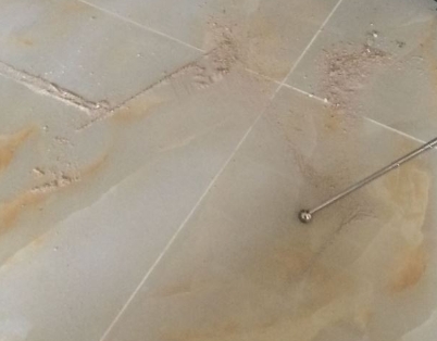 金湾瓷砖空鼓维修公司分享粘合剂选择不当在瓷砖铺贴过程中可能导致以下问题